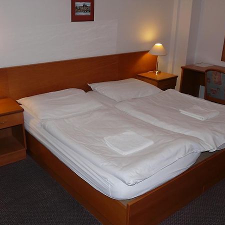 Cmc Residence & Conference Inn Čelákovice Zewnętrze zdjęcie